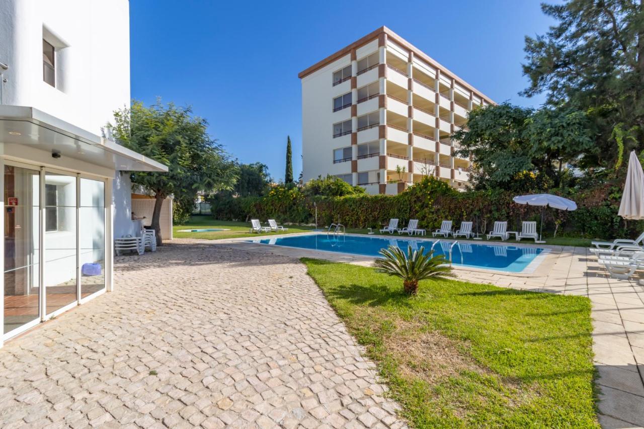 Zarco - Cosy Apartment In Vilamoura With A Balcony With View To The 2 Swimming Pools - Near The Beach & The Marina Quarteira Exterior photo