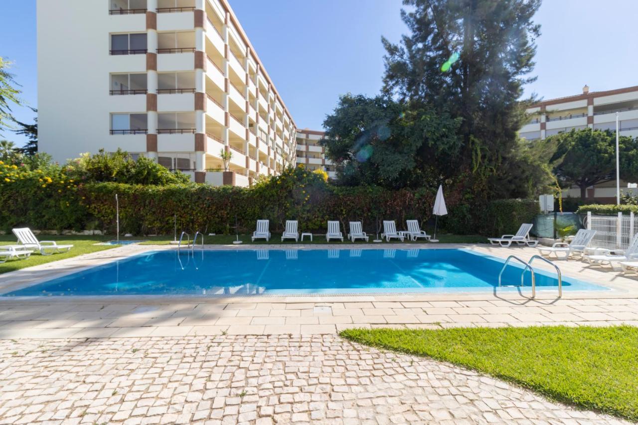 Zarco - Cosy Apartment In Vilamoura With A Balcony With View To The 2 Swimming Pools - Near The Beach & The Marina Quarteira Exterior photo