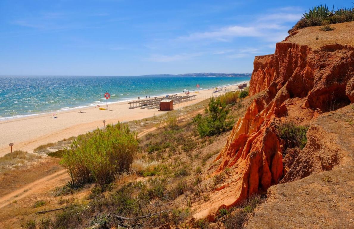 Zarco - Cosy Apartment In Vilamoura With A Balcony With View To The 2 Swimming Pools - Near The Beach & The Marina Quarteira Exterior photo